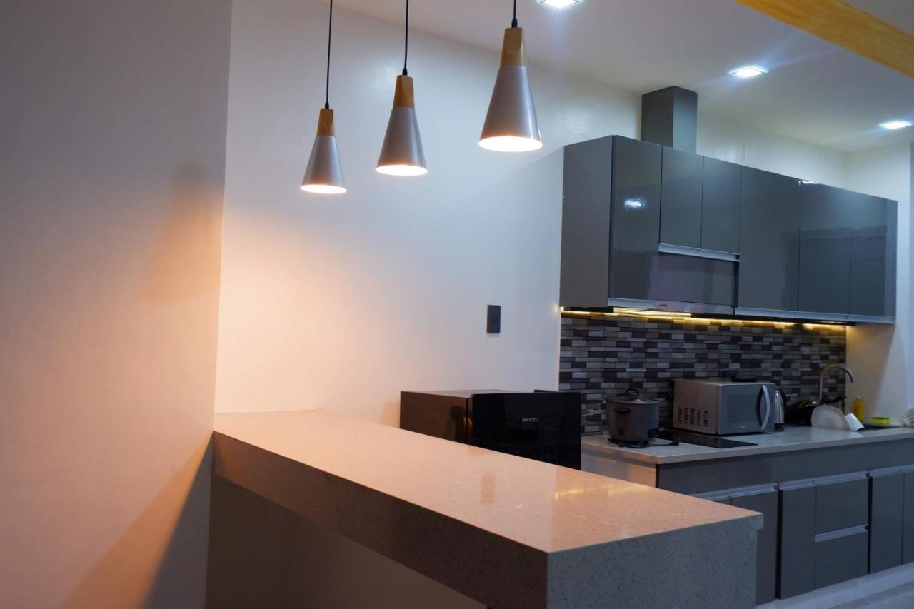 Cozy Entire Condo Unit With Pool Access Angeles Εξωτερικό φωτογραφία